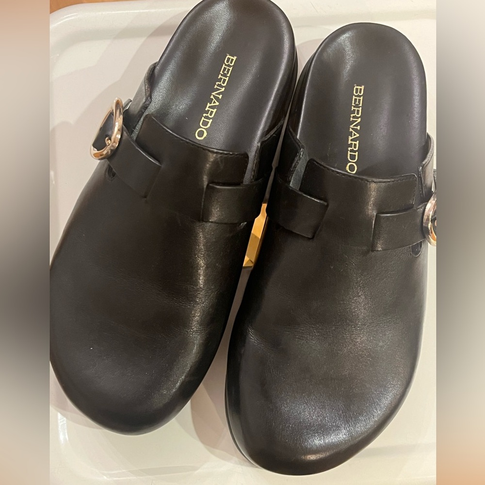 BERNARDO Easton black Leather gold Buckle Slide Mule shoe Antique Calf old money